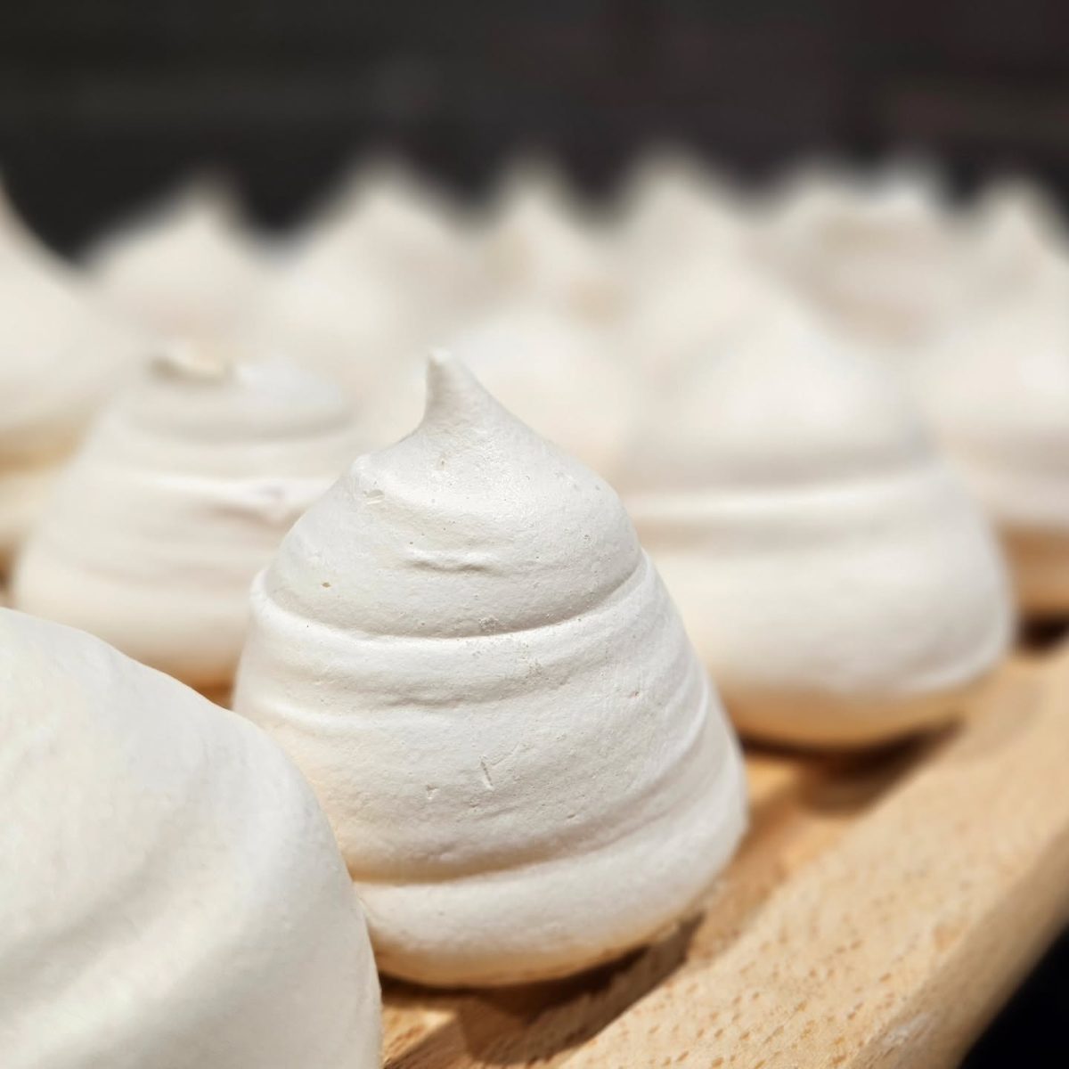 Meringues for a special dessert